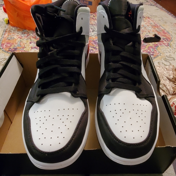 *SOLD* Air Jordan 1 - Picture 4 of 4